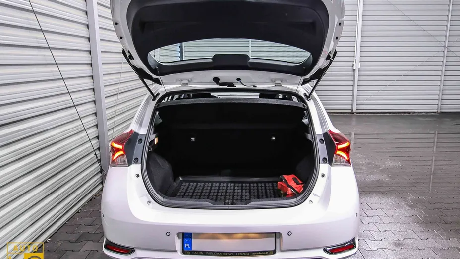 TOYOTA Auris -