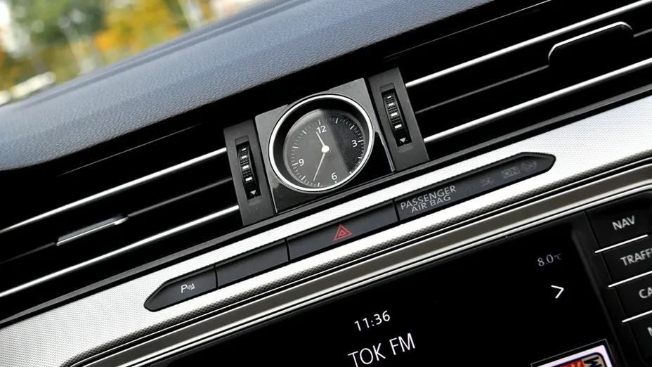 VOLKSWAGEN Passat -