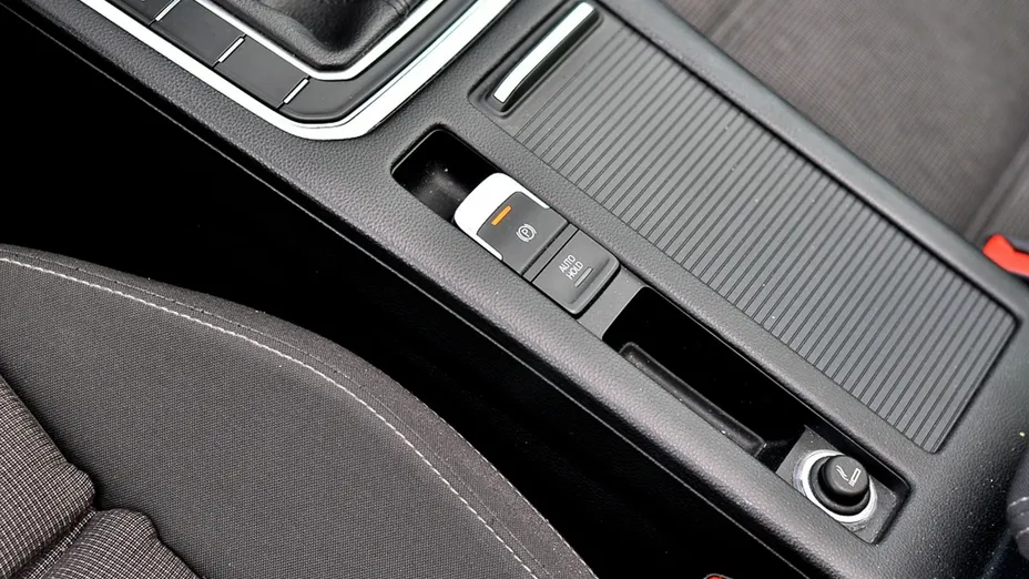 VOLKSWAGEN Passat -