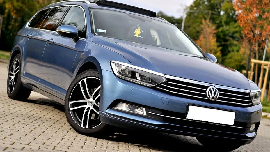 VOLKSWAGEN Passat -