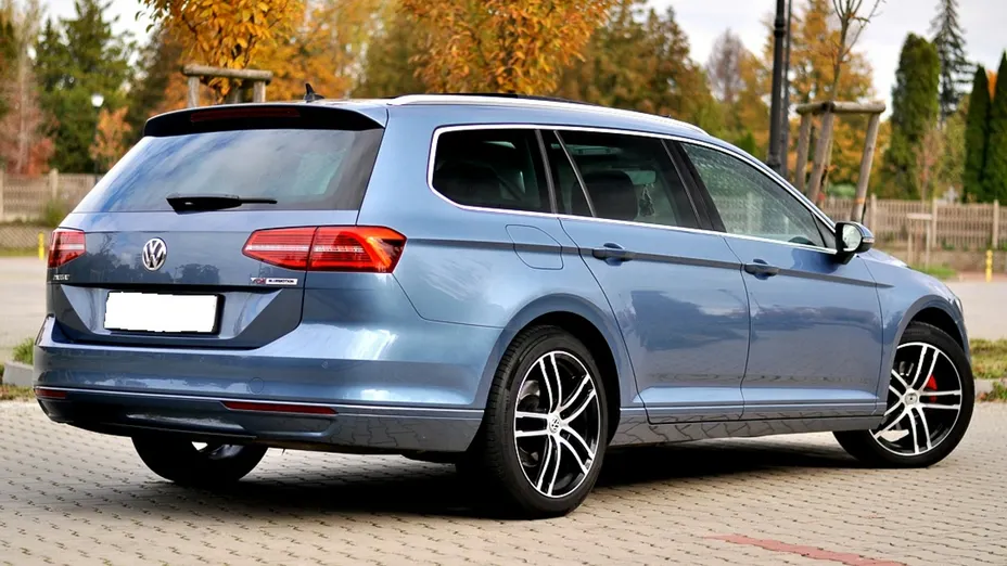 VOLKSWAGEN Passat -