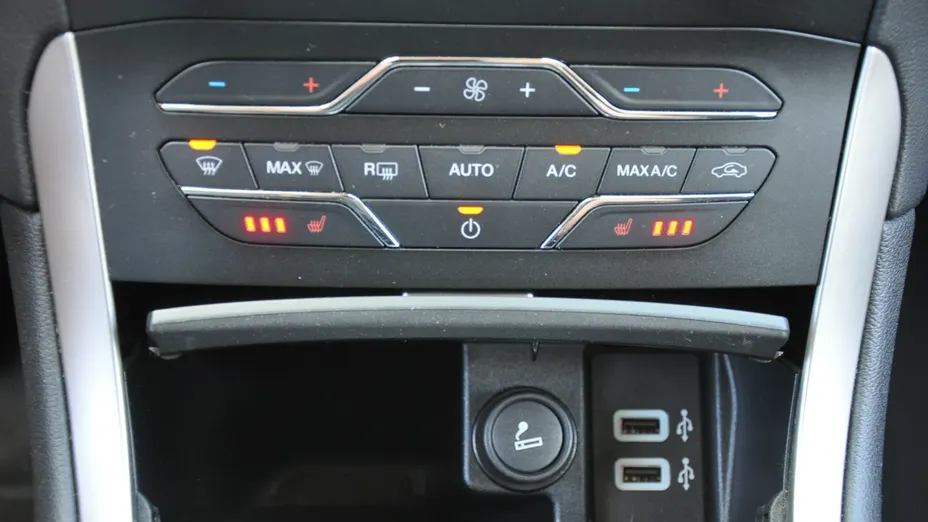 FORD S-MAX -