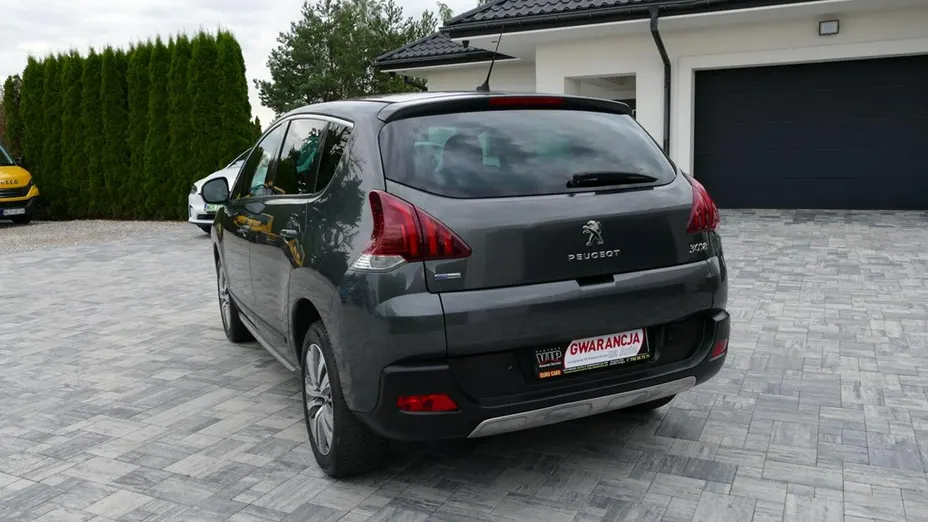 PEUGEOT 3008 -
