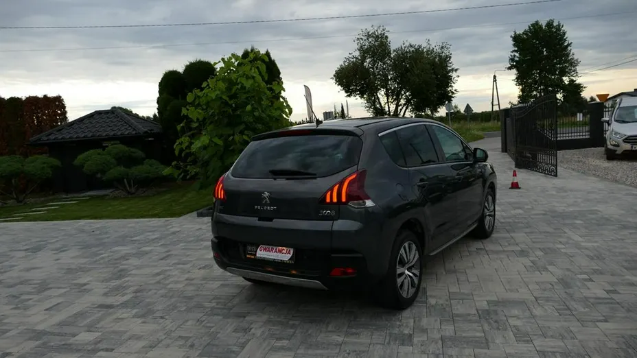 PEUGEOT 3008 -