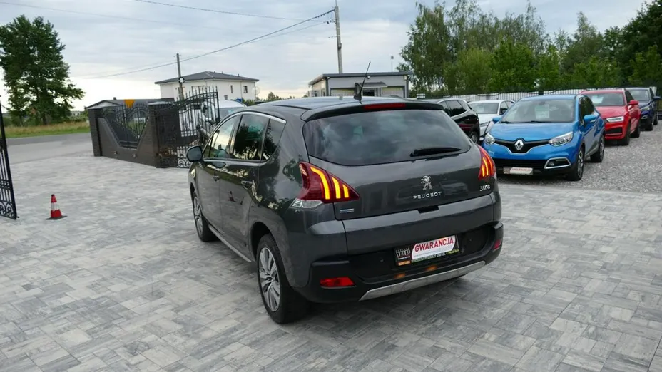 PEUGEOT 3008 -