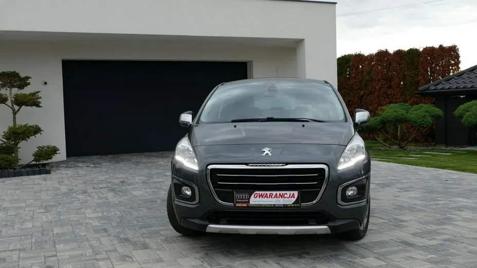 PEUGEOT 3008 -