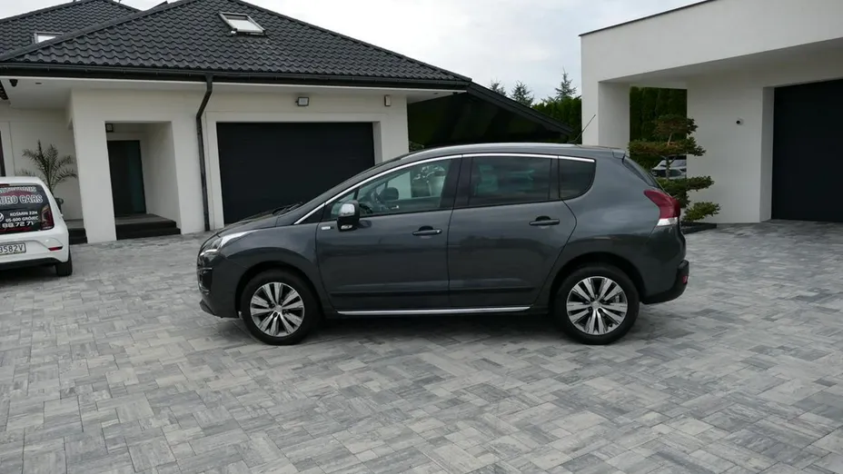 PEUGEOT 3008 -