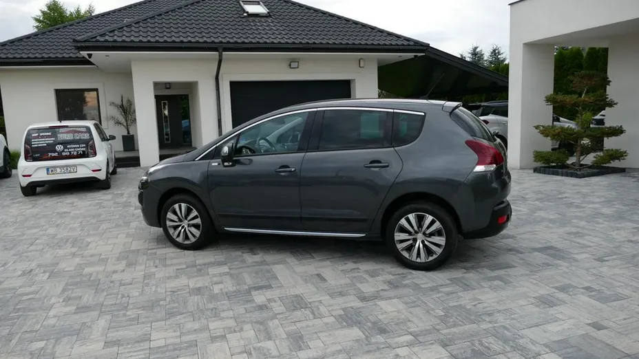 PEUGEOT 3008 -
