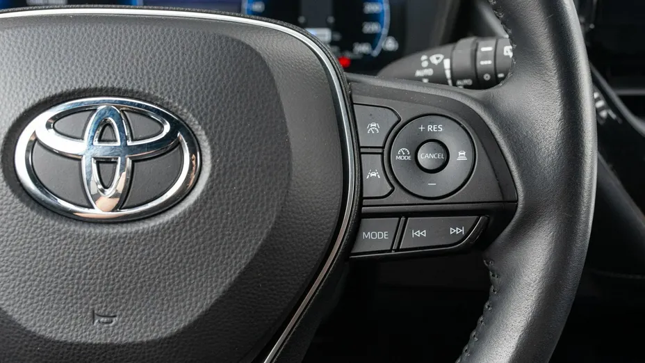 TOYOTA Corolla -