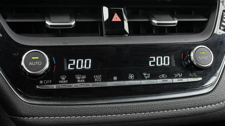 TOYOTA Corolla -