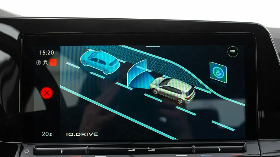 VOLKSWAGEN Golf -