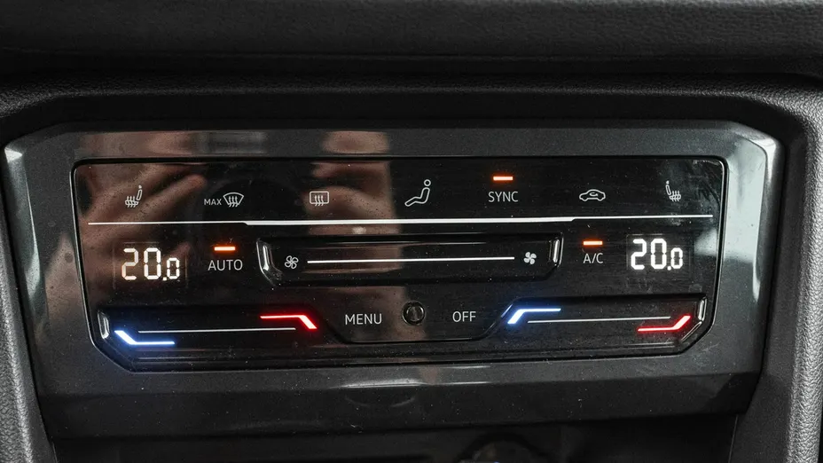 VOLKSWAGEN Tiguan -