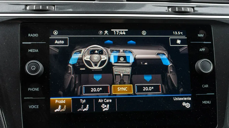 VOLKSWAGEN Tiguan -
