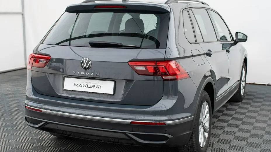 VOLKSWAGEN Tiguan -