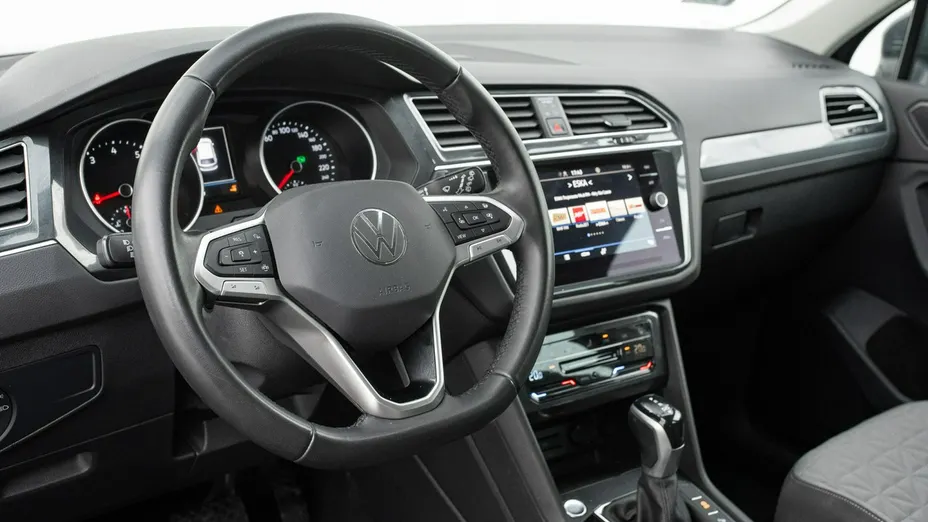 VOLKSWAGEN Tiguan -