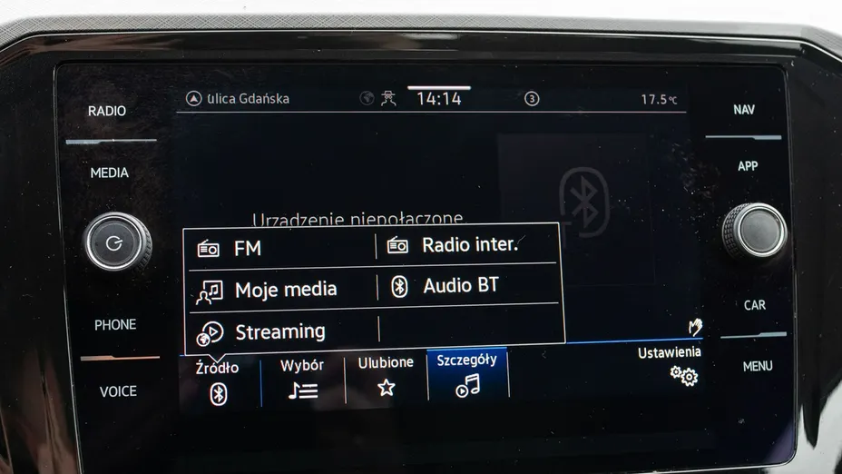 VOLKSWAGEN Passat -