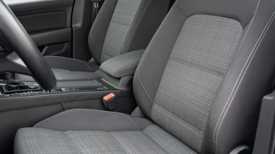 VOLKSWAGEN Passat -