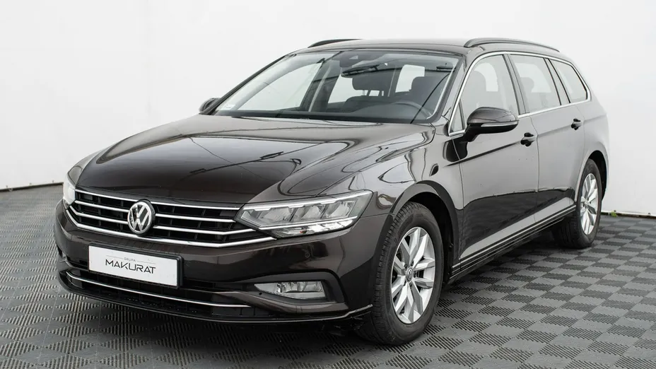 VOLKSWAGEN Passat -