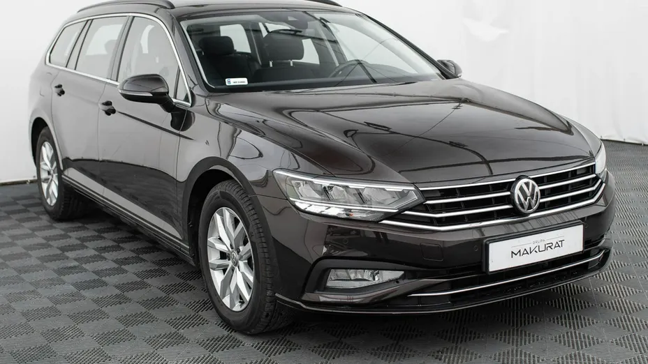 VOLKSWAGEN Passat -