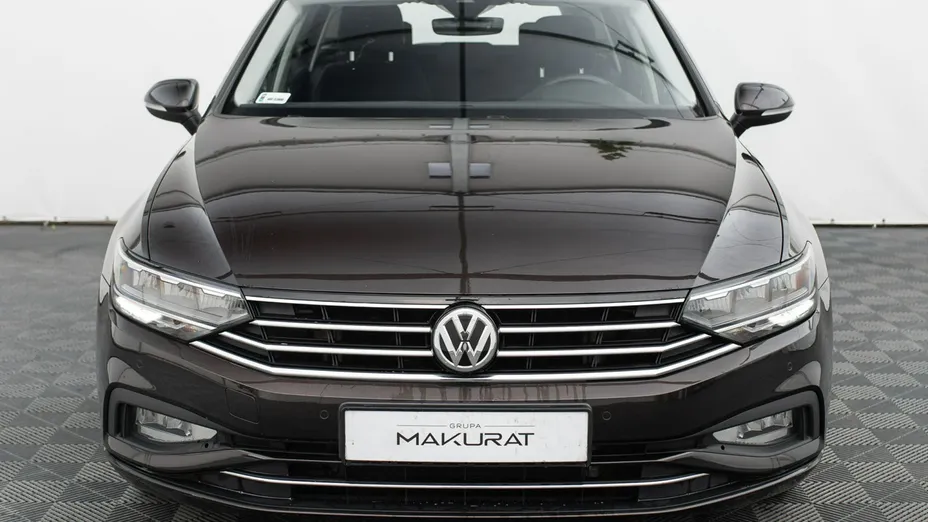VOLKSWAGEN Passat -