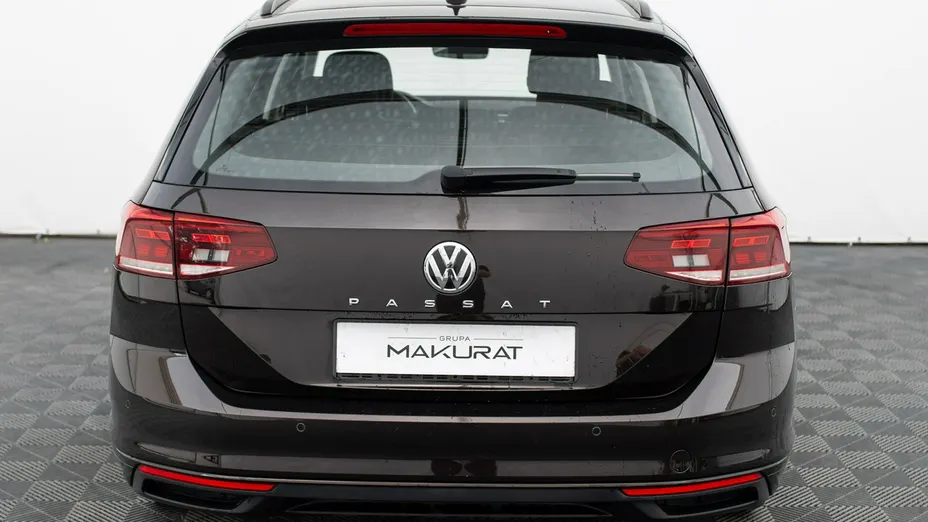 VOLKSWAGEN Passat -