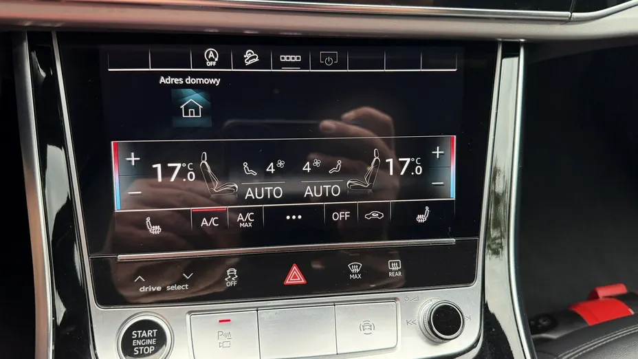 AUDI Q7 -