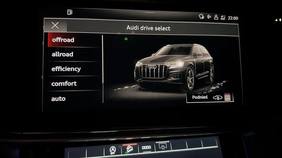 AUDI Q7 -
