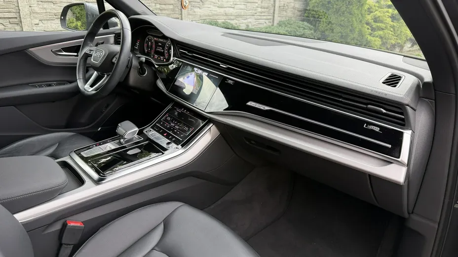 AUDI Q7 -