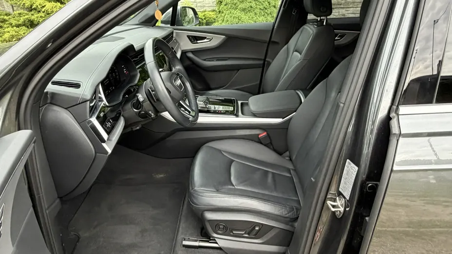AUDI Q7 -