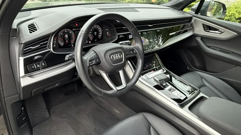 AUDI Q7 -