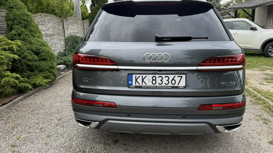 AUDI Q7 -
