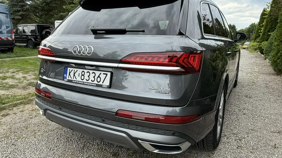 AUDI Q7 -