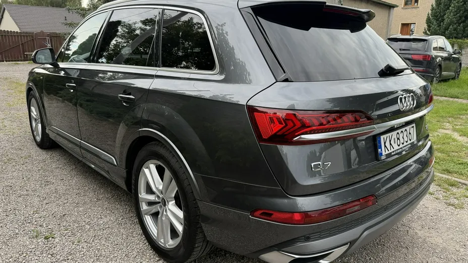 AUDI Q7 -