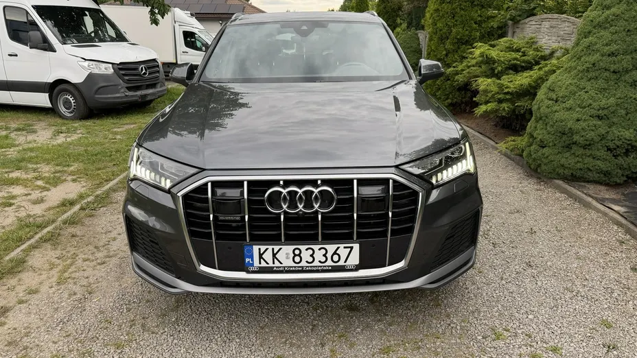 AUDI Q7 -