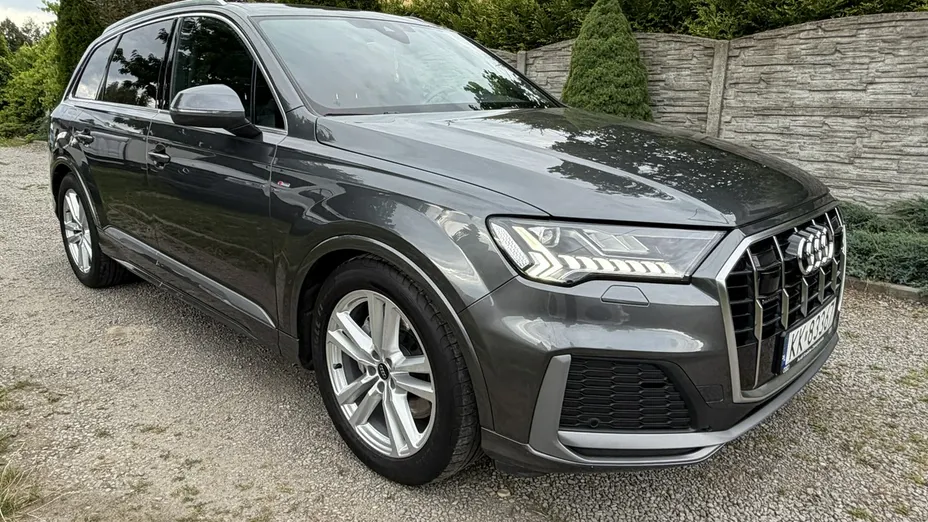 AUDI Q7 -