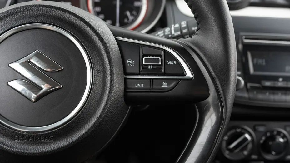SUZUKI Swift -