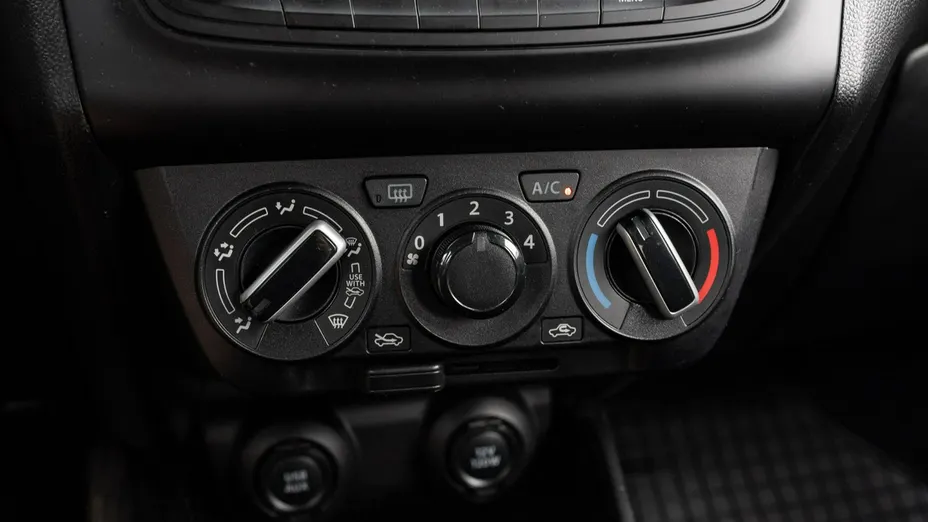 SUZUKI Swift -