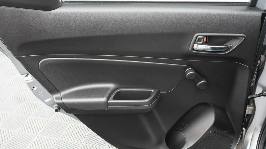SUZUKI Swift -