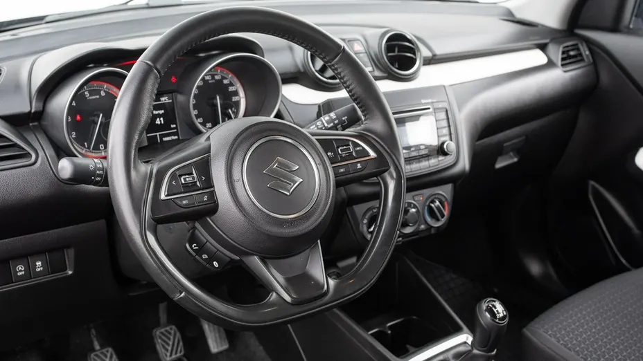 SUZUKI Swift -