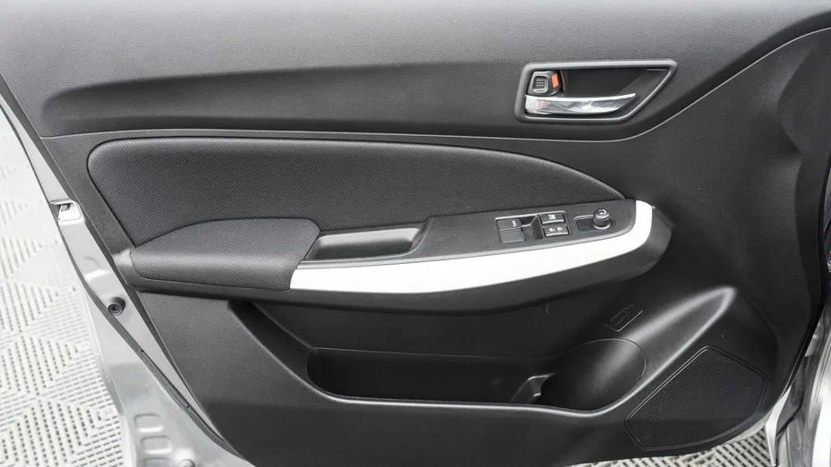 SUZUKI Swift -
