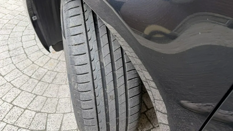 TOYOTA Avensis -