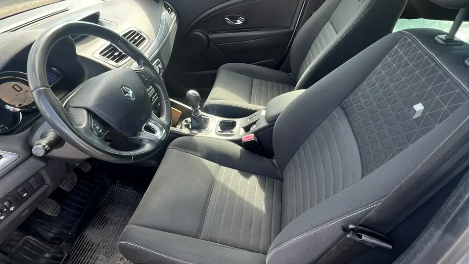 RENAULT Megane -