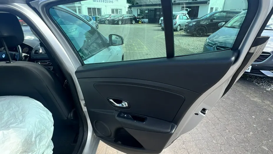 RENAULT Megane -