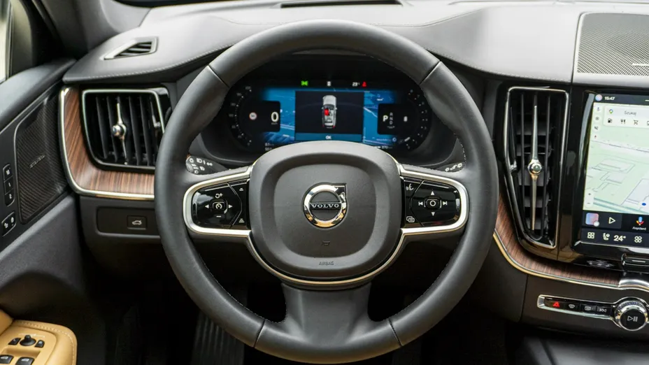 VOLVO XC60 -