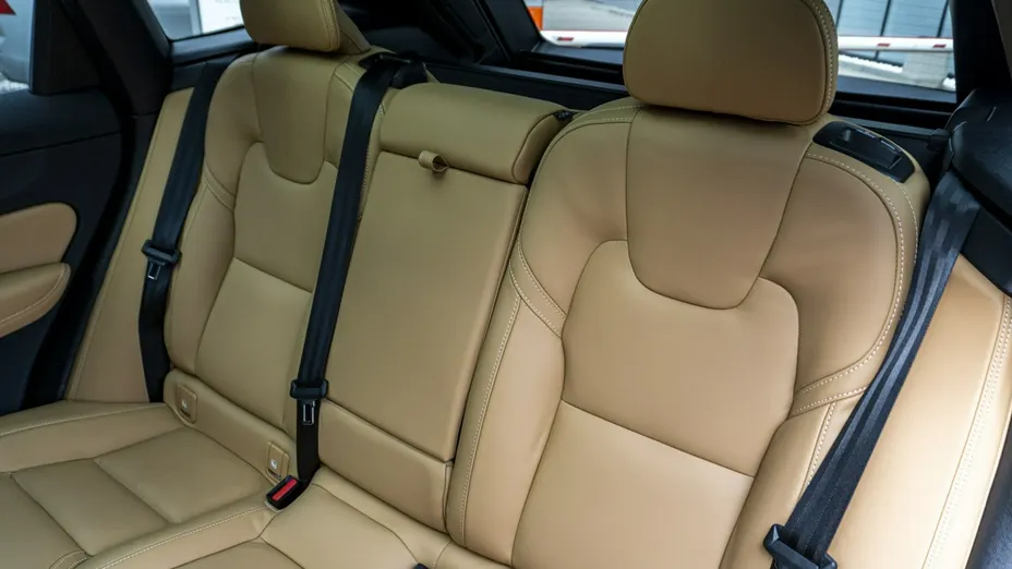 VOLVO XC60 -