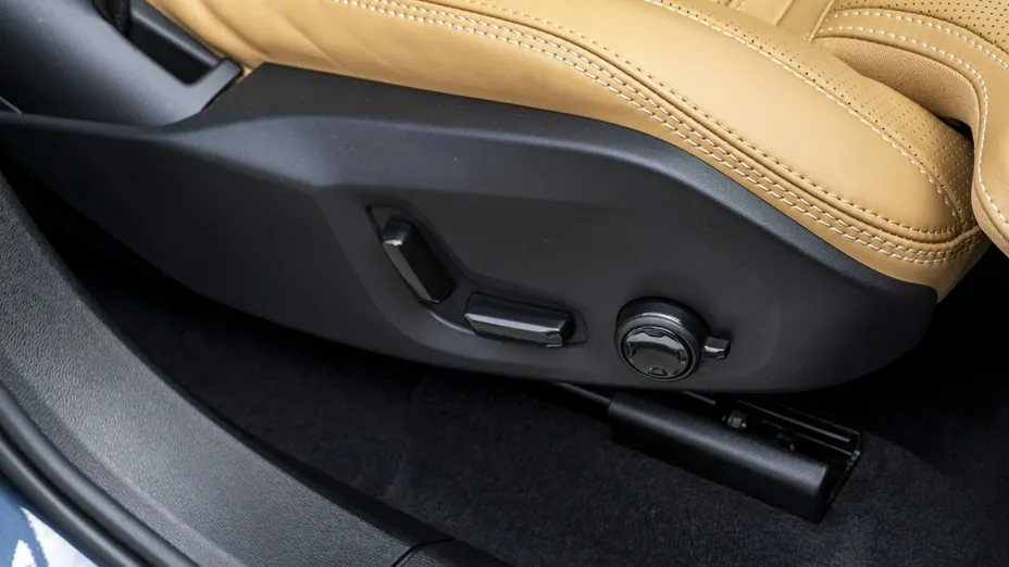 VOLVO XC60 -