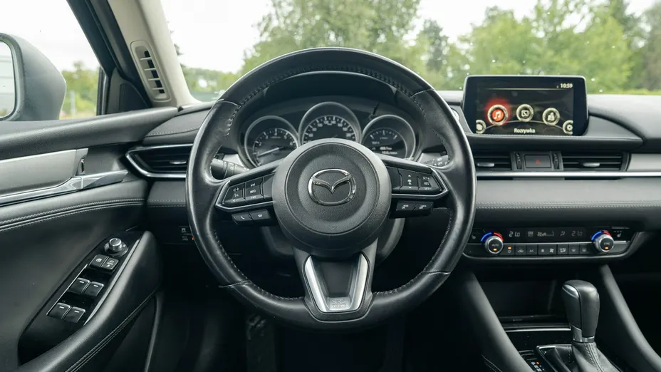 MAZDA 6 -