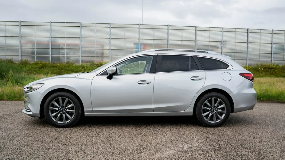 MAZDA 6 -