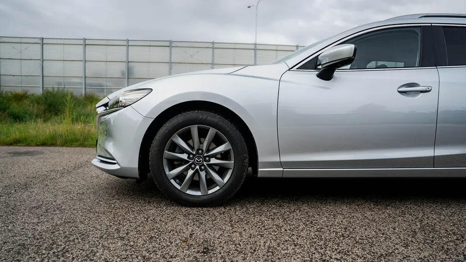 MAZDA 6 -