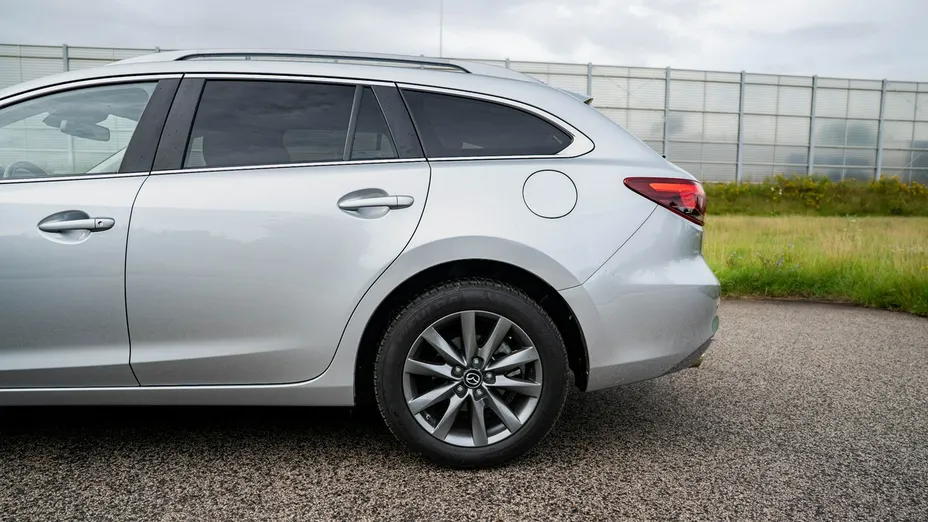 MAZDA 6 -